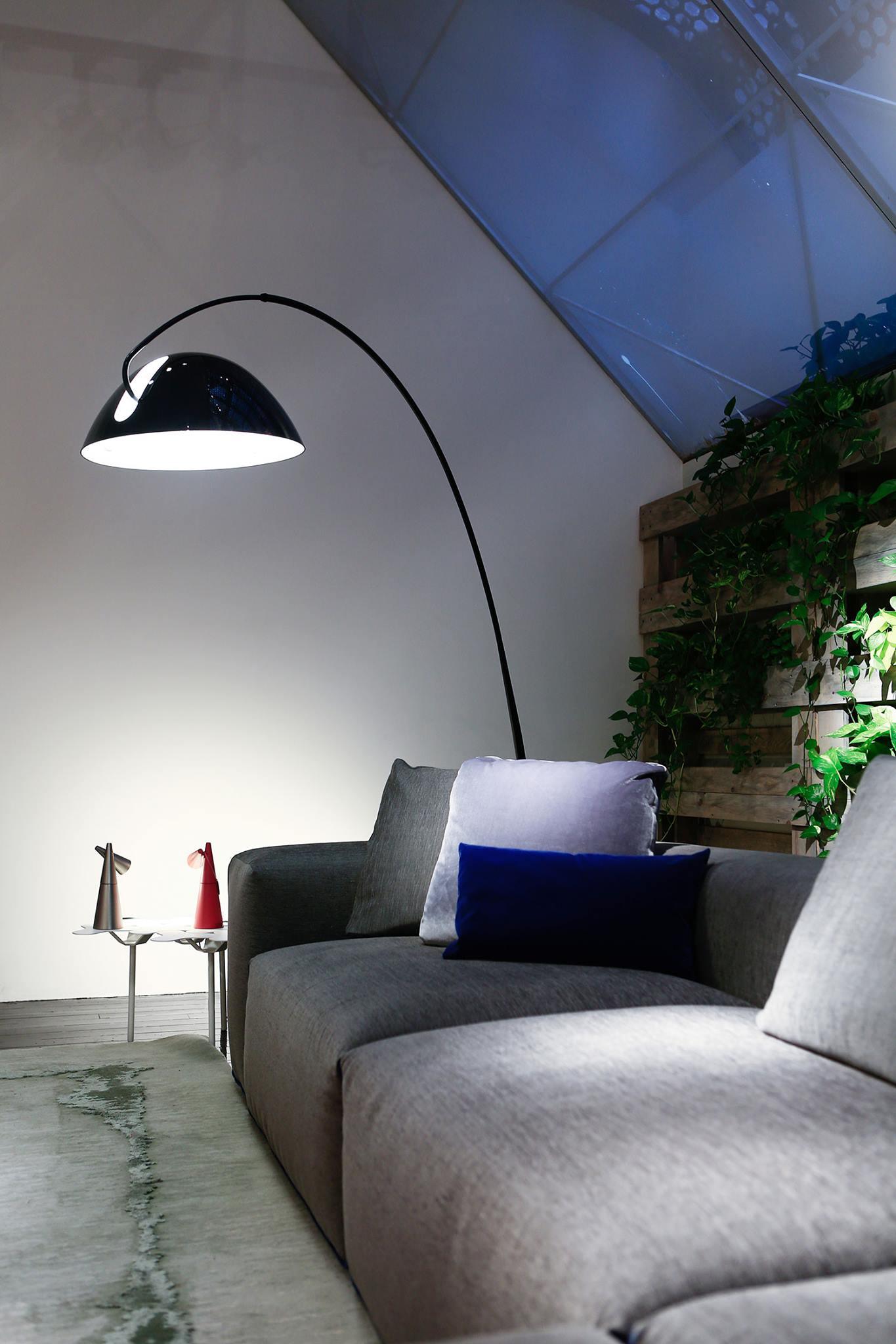 Bright Fishing Line Floor Lamp